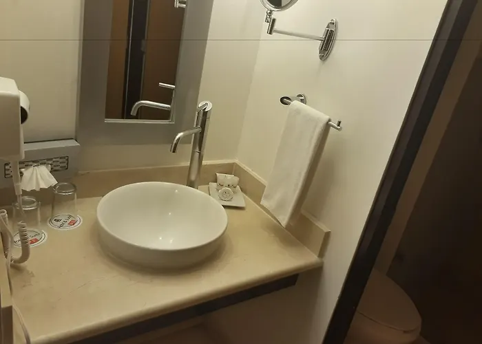 Hotel & Pf 4*